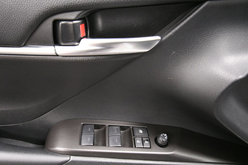Certified 2024 Toyota Camry SE image 11