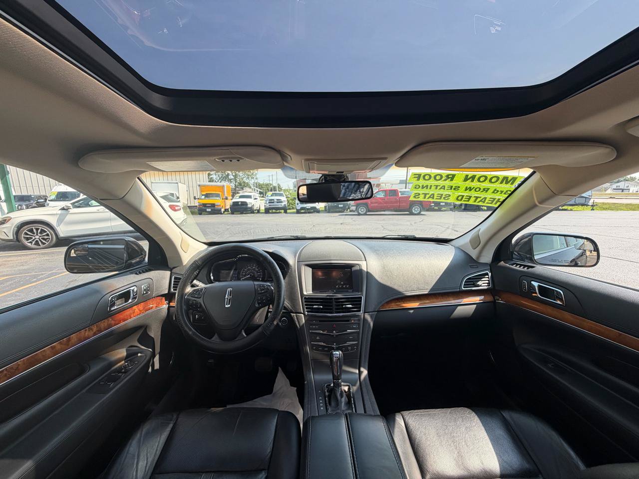 Used 2014 Lincoln MKT AWD image 19