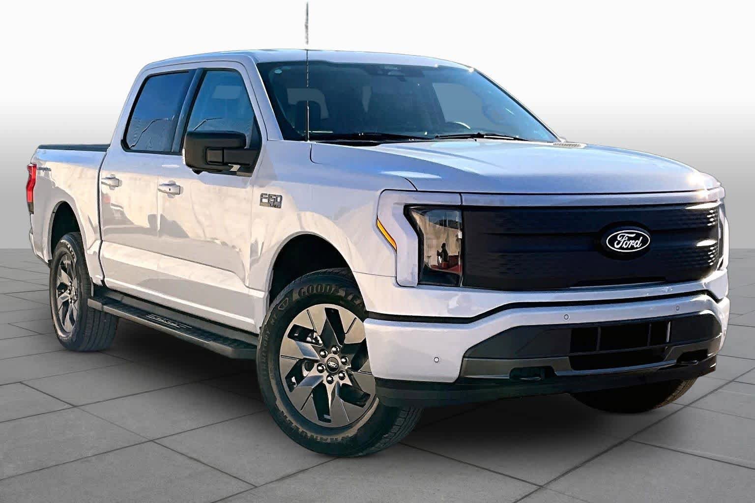 Used 2025 Ford F150 Lightning Flash image 4