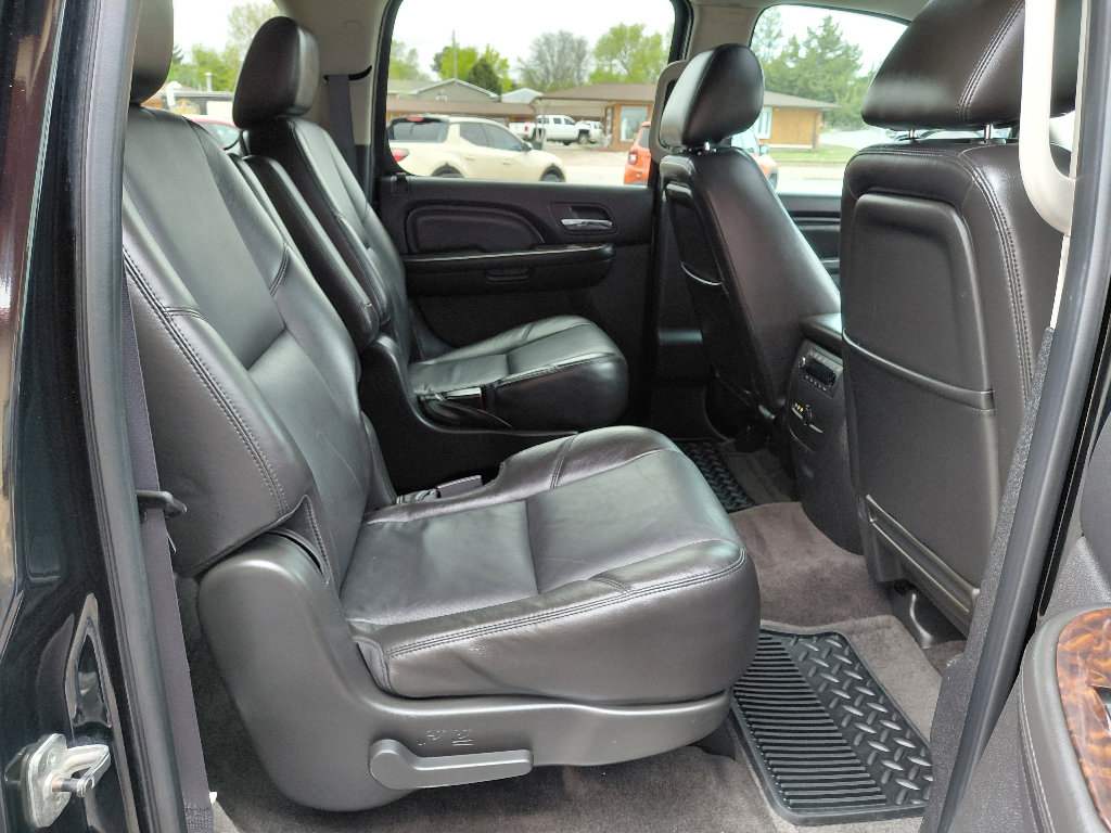 Used 2011 GMC Yukon XL Denali AWD/4WD image 14