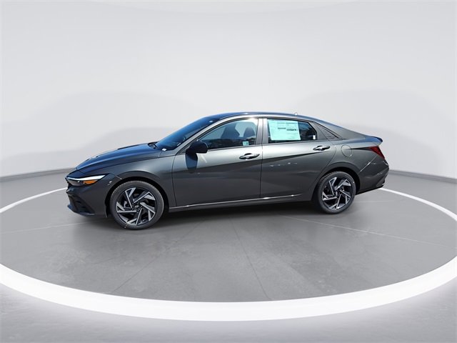 New 2025 Hyundai Elantra Sport video 4