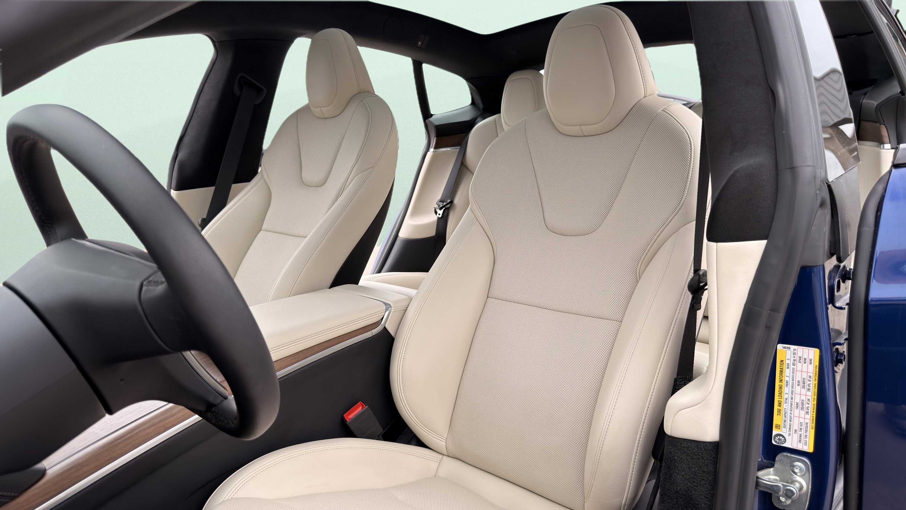 Used 2025 Tesla Model S image 18