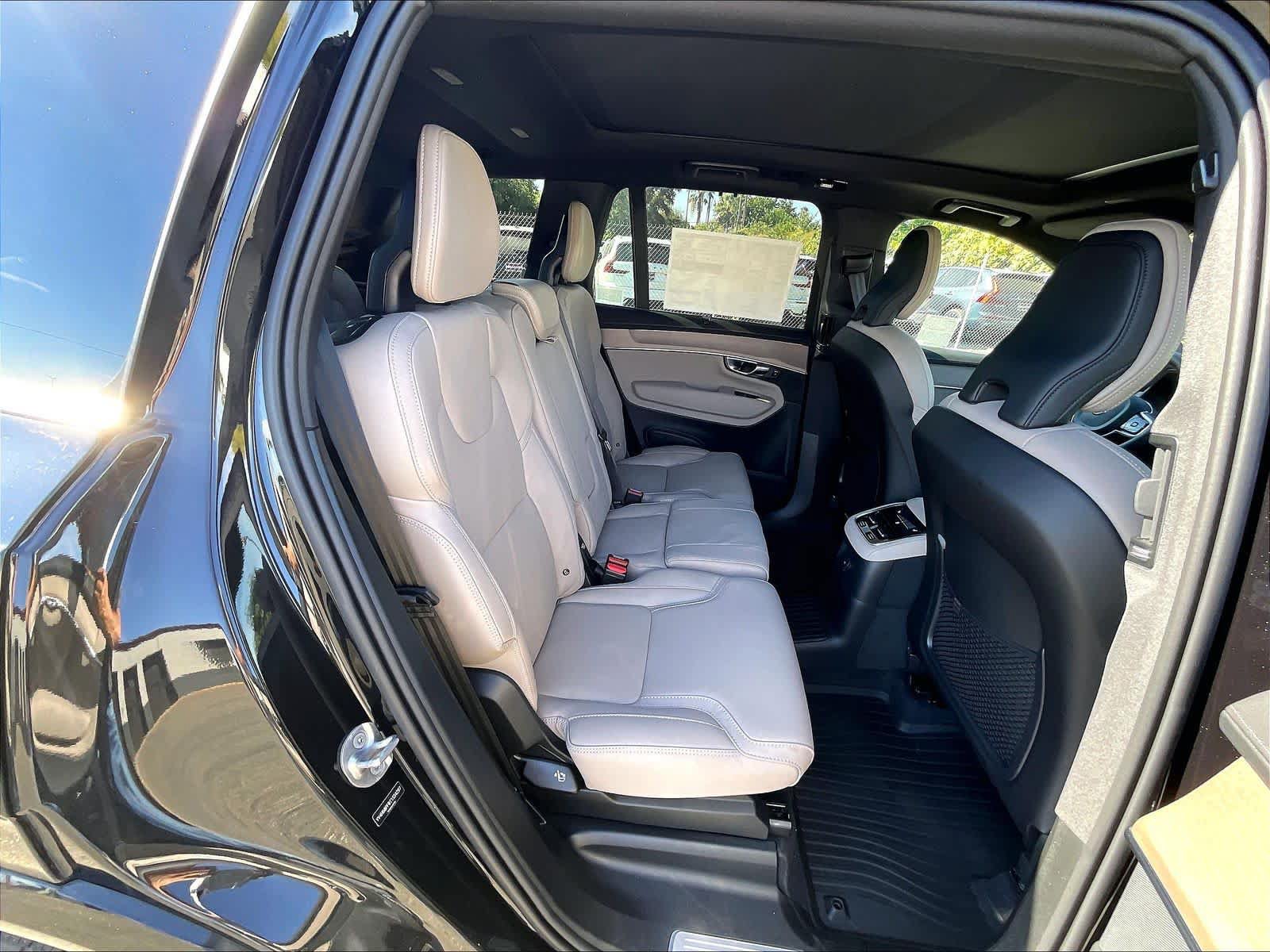 New 2026 Volvo XC90 T8 Ultra w/ Protection Package AWD/4WD image 27