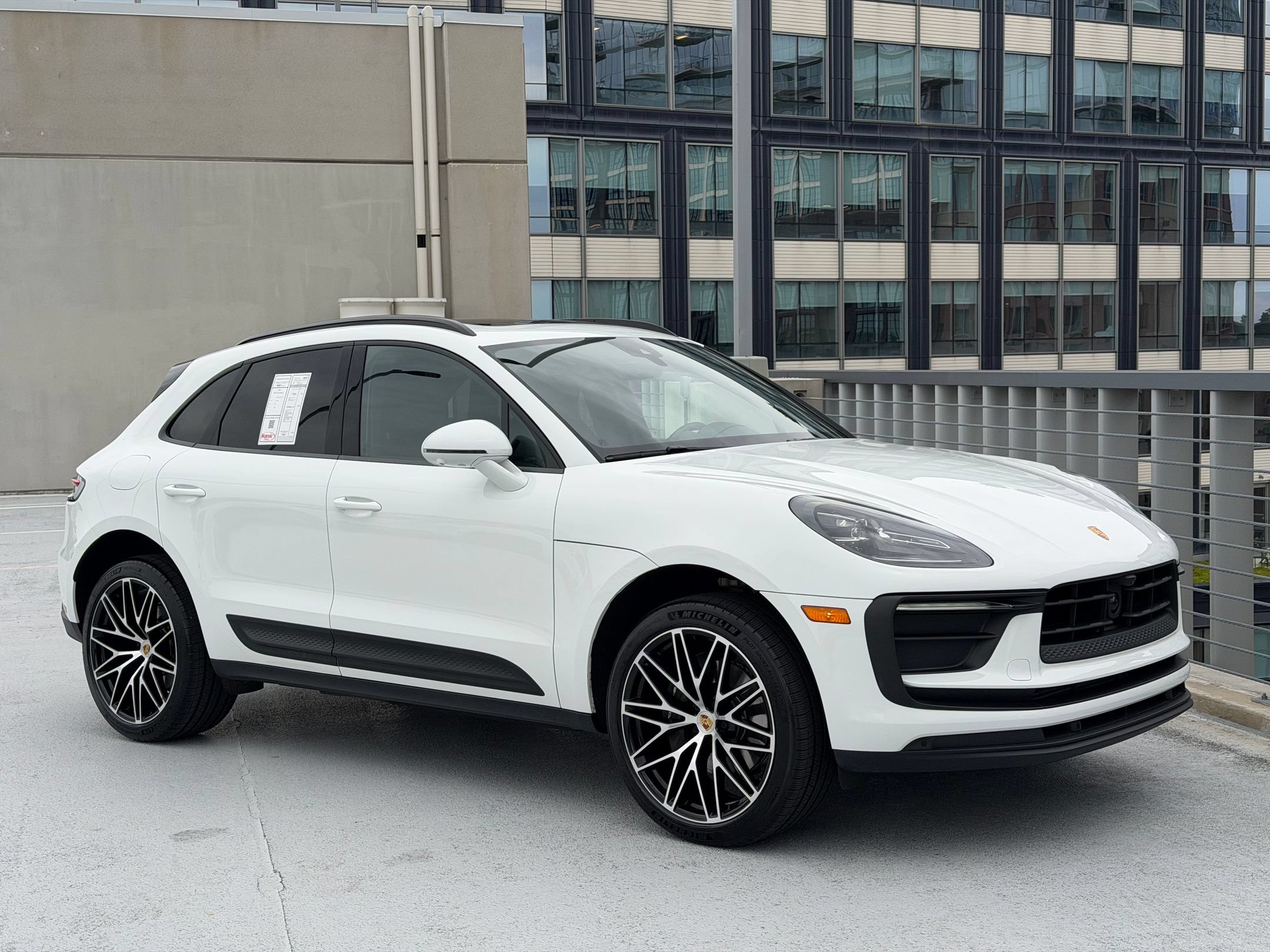 Certified 2026 Porsche Macan AWD/4WD image 9