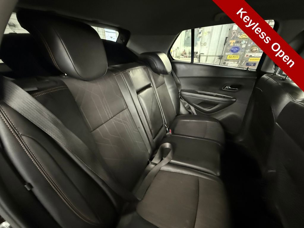 Used 2021 Chevrolet Trax LT w/ LT Convenience Package image 36