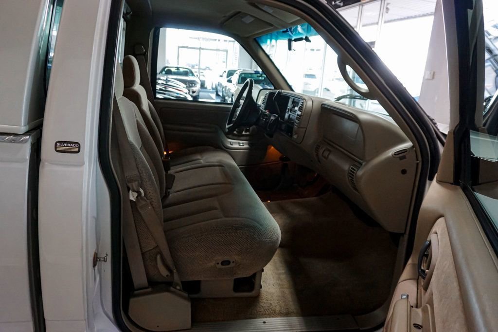 Used 1998 Chevrolet Silverado 1500 4x4 Regular Cab w/ Preferred Equipment Group 2 image 24