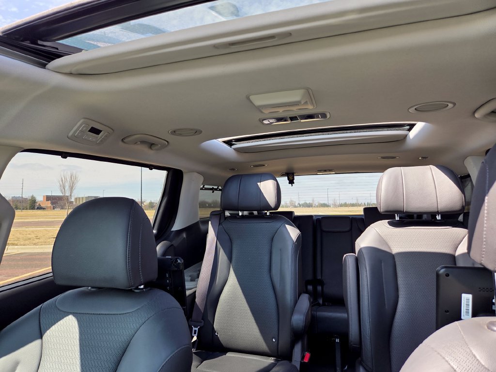 Used 2024 Kia Carnival SX Prestige FWD image 38