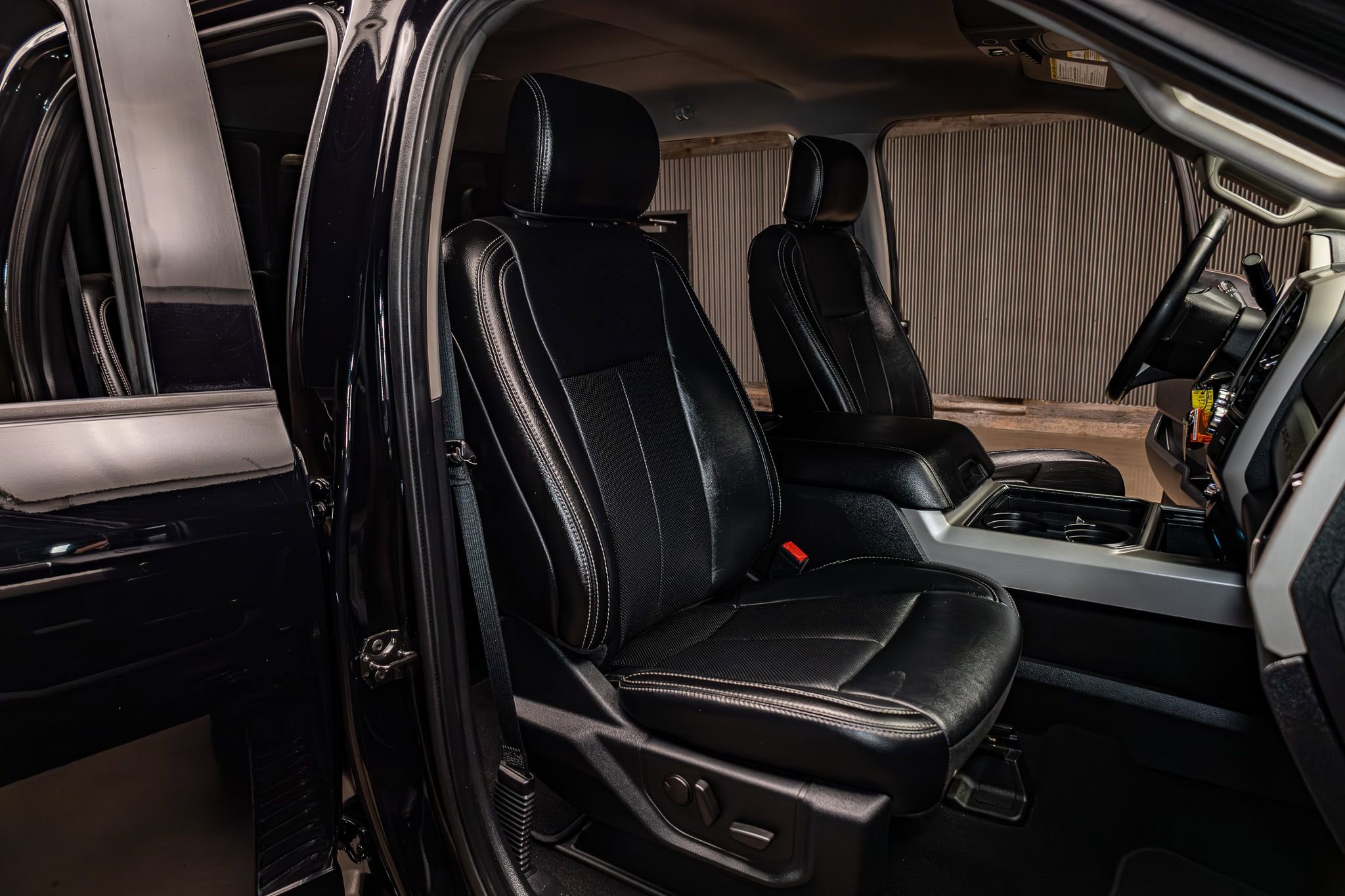 Used 2020 Ford F250 Lariat w/ Lariat Value Package image 30