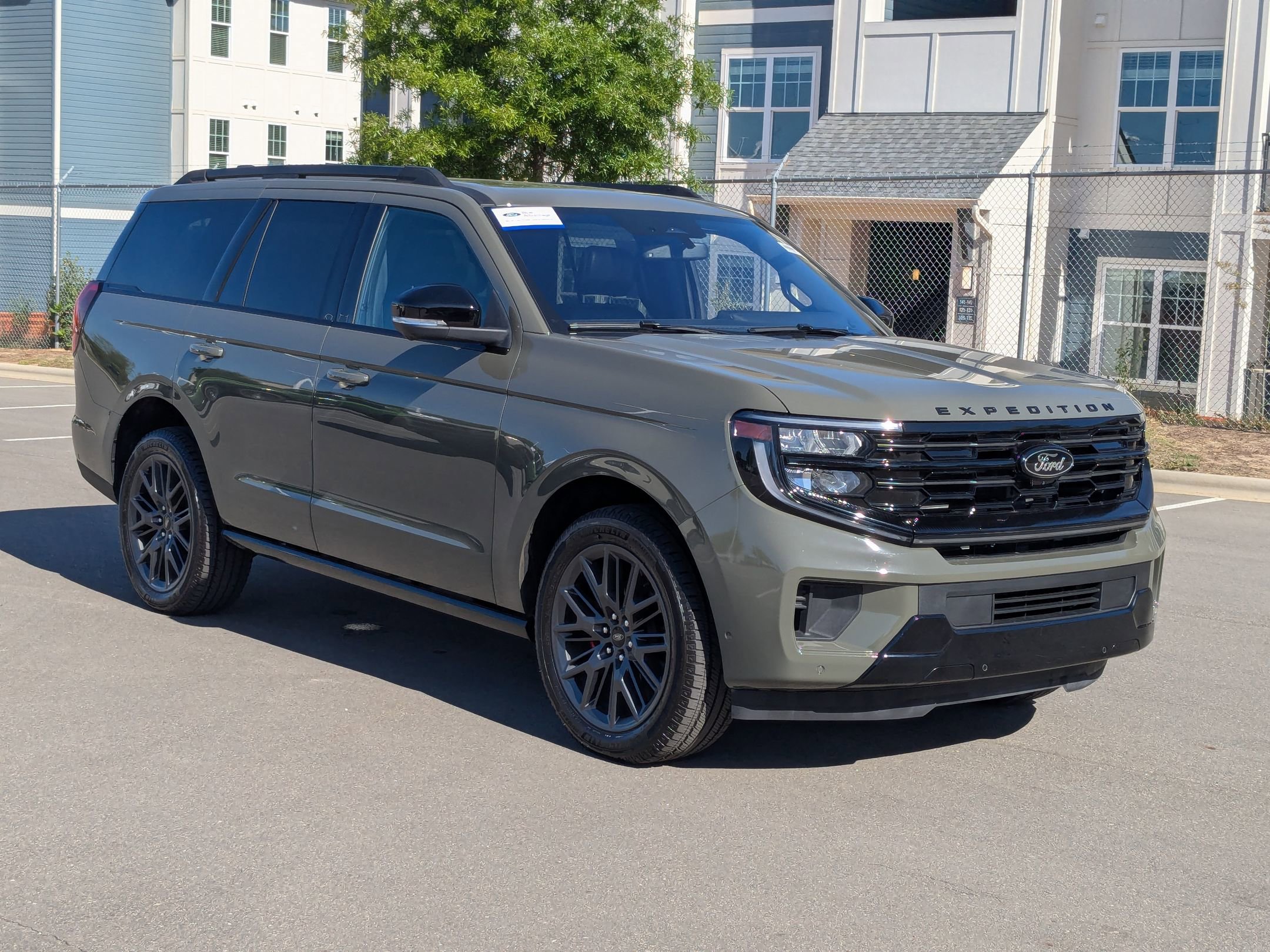 Certified 2025 Ford Expedition Platinum w/ Stealth Performance Package image 2