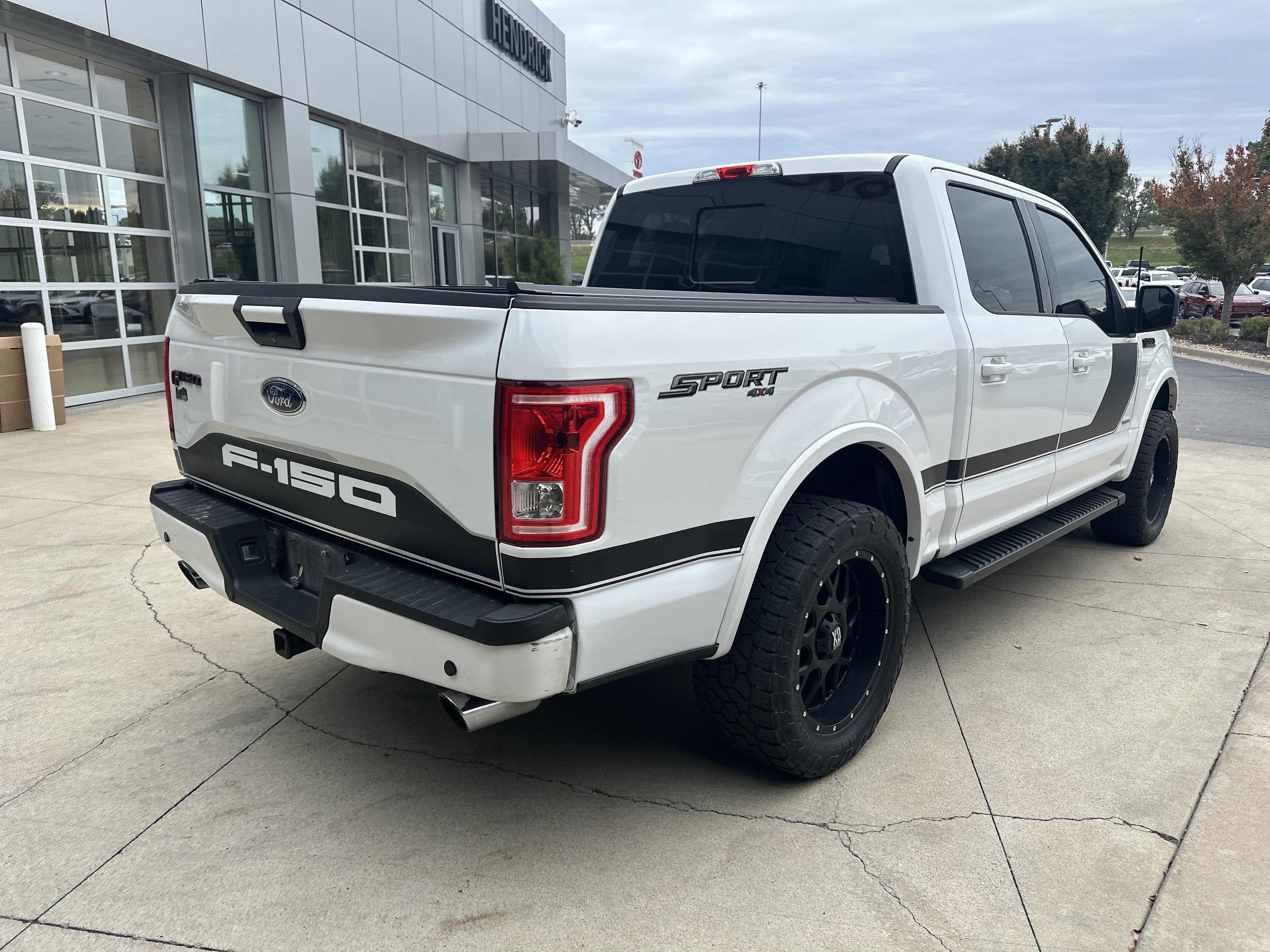 Used 2016 Ford F150 XLT w/ Equipment Group 302A Luxury AWD/4WD image 6