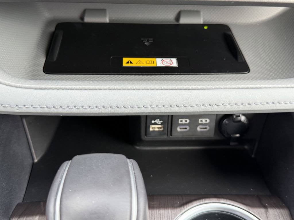 Used 2023 Toyota Highlander Limited AWD/4WD image 25
