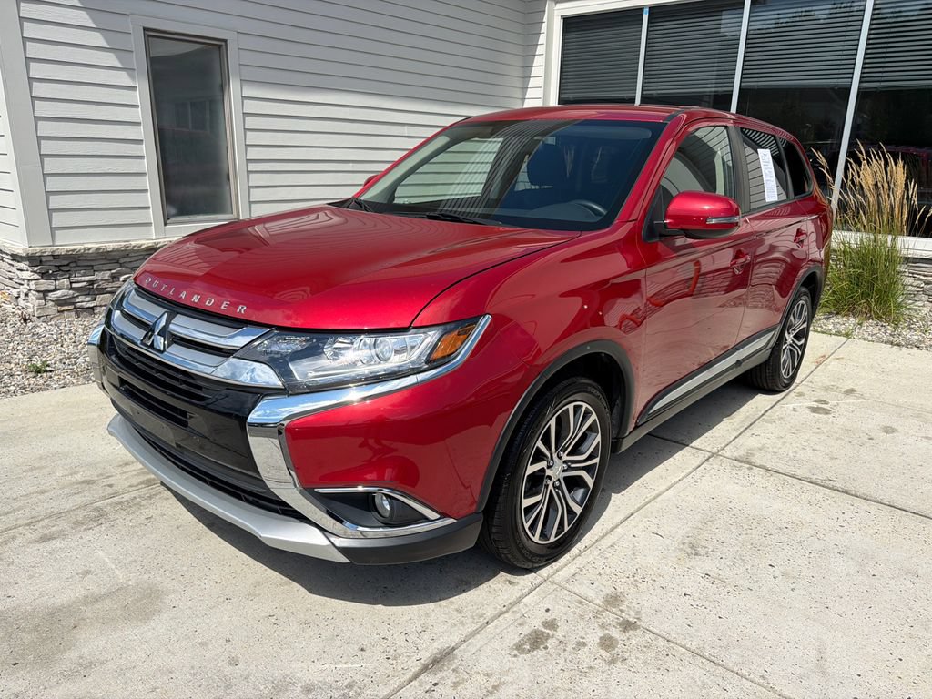 Used 2018 Mitsubishi Outlander SE AWD/4WD image 1