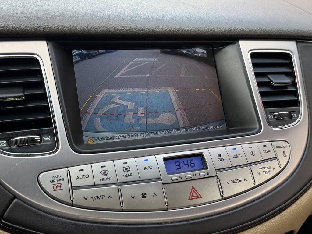 Used 2010 Hyundai Genesis 4.6 w/ Technology Pkg 5 RWD image 28