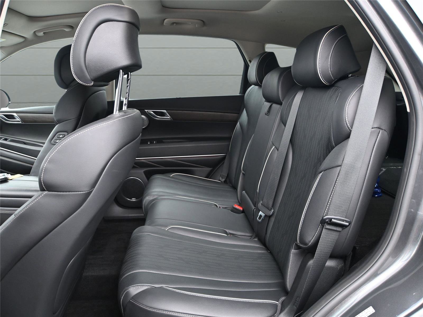 Used 2023 Genesis GV80 2.5T w/ Prestige Package image 11