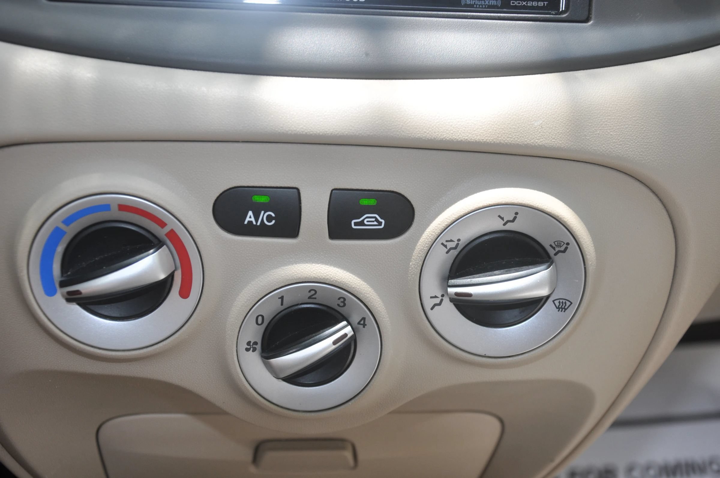 Used 2010 Hyundai Accent GLS w/ Premium Pkg 4 FWD image 29