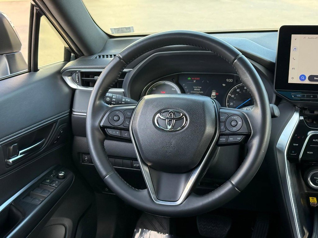 Used 2023 Toyota Venza XLE image 14