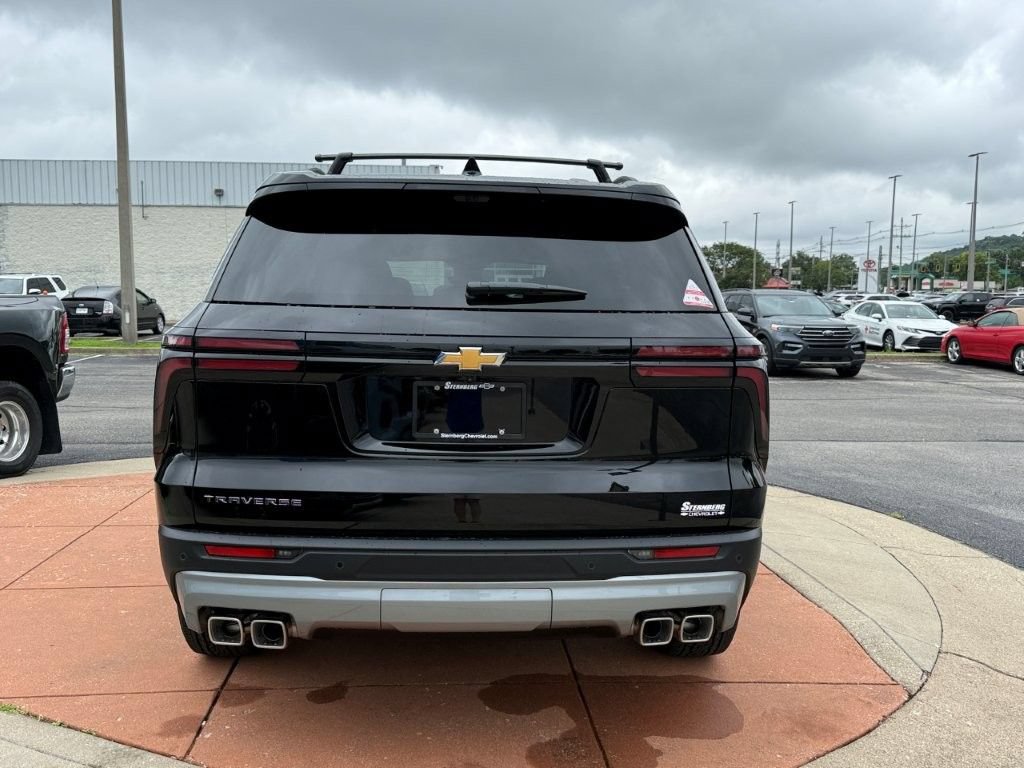 New 2026 Chevrolet Traverse LT w/ Sun and Wheel Package FWD image 5