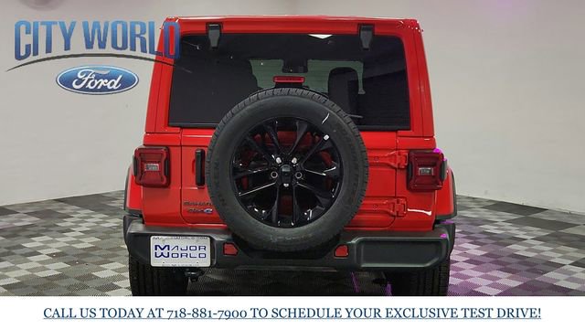 Used 2025 Jeep Wrangler Unlimited Sahara image 6