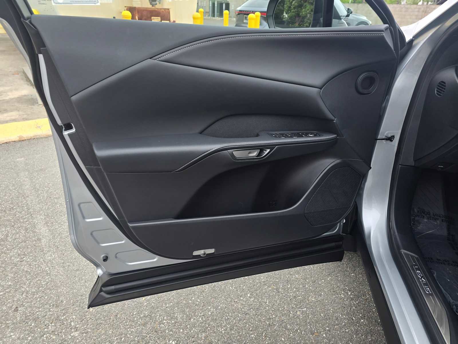 Certified 2025 Lexus RX 350h w/ Convenience Package image 22