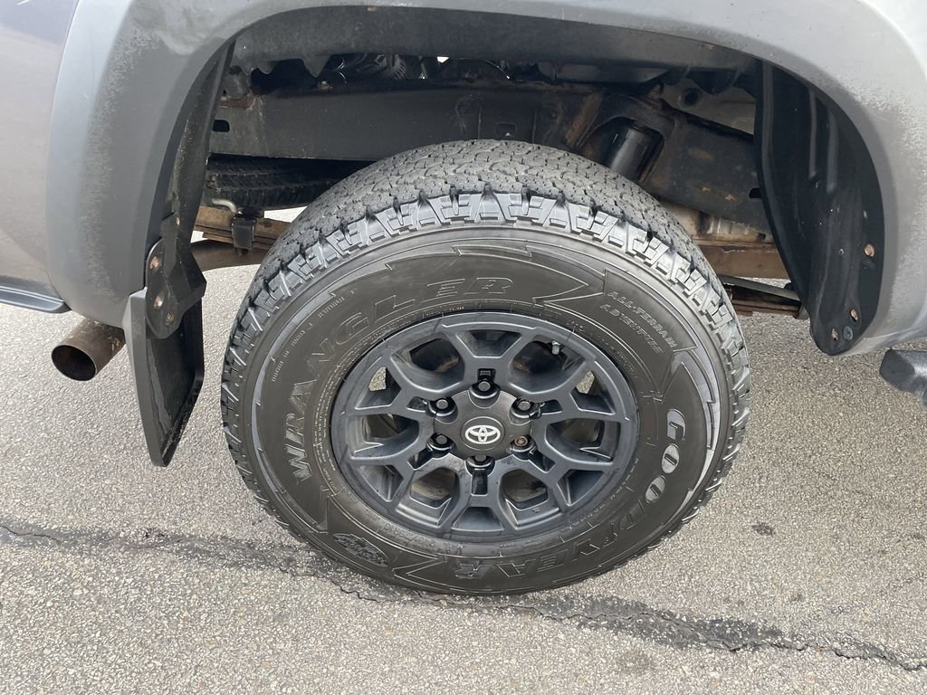 Certified 2020 Toyota Tacoma SR w/ SX Package AWD/4WD image 12