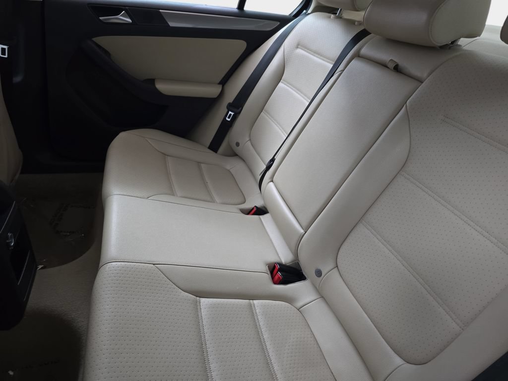 Used 2016 Volkswagen Jetta SE FWD image 16