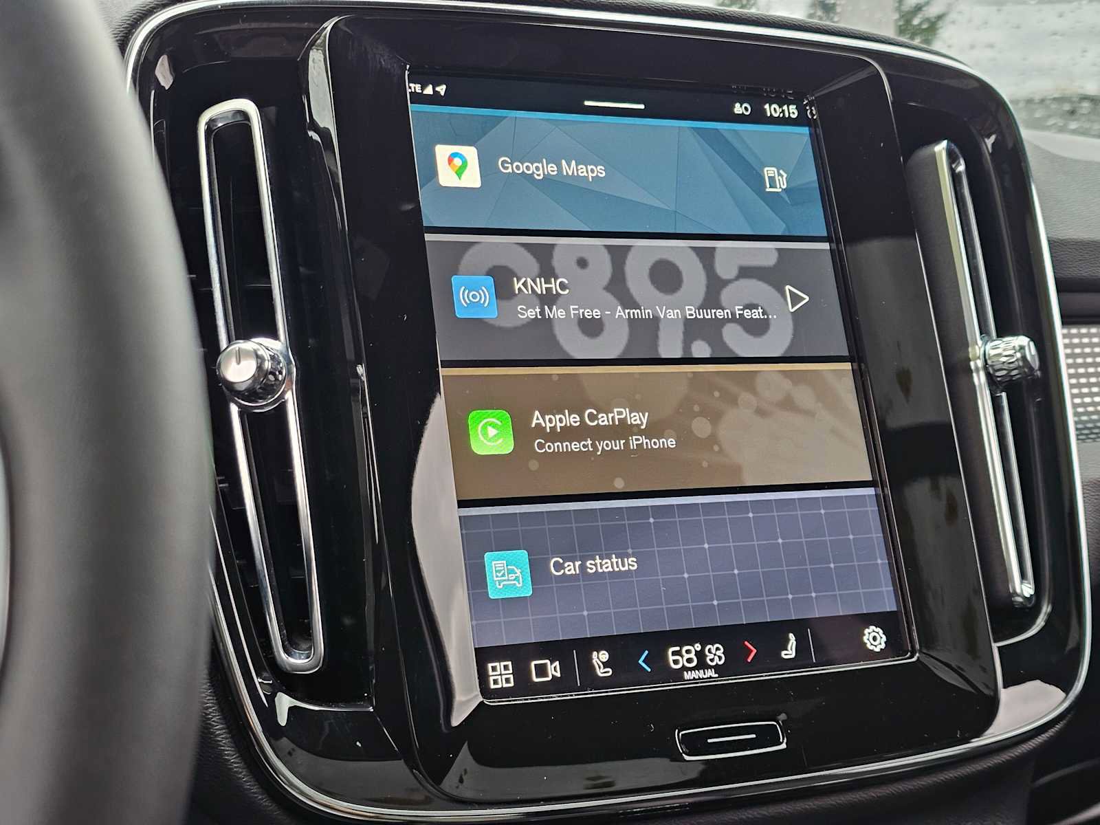 Certified 2025 Volvo XC40 B5 Plus image 22