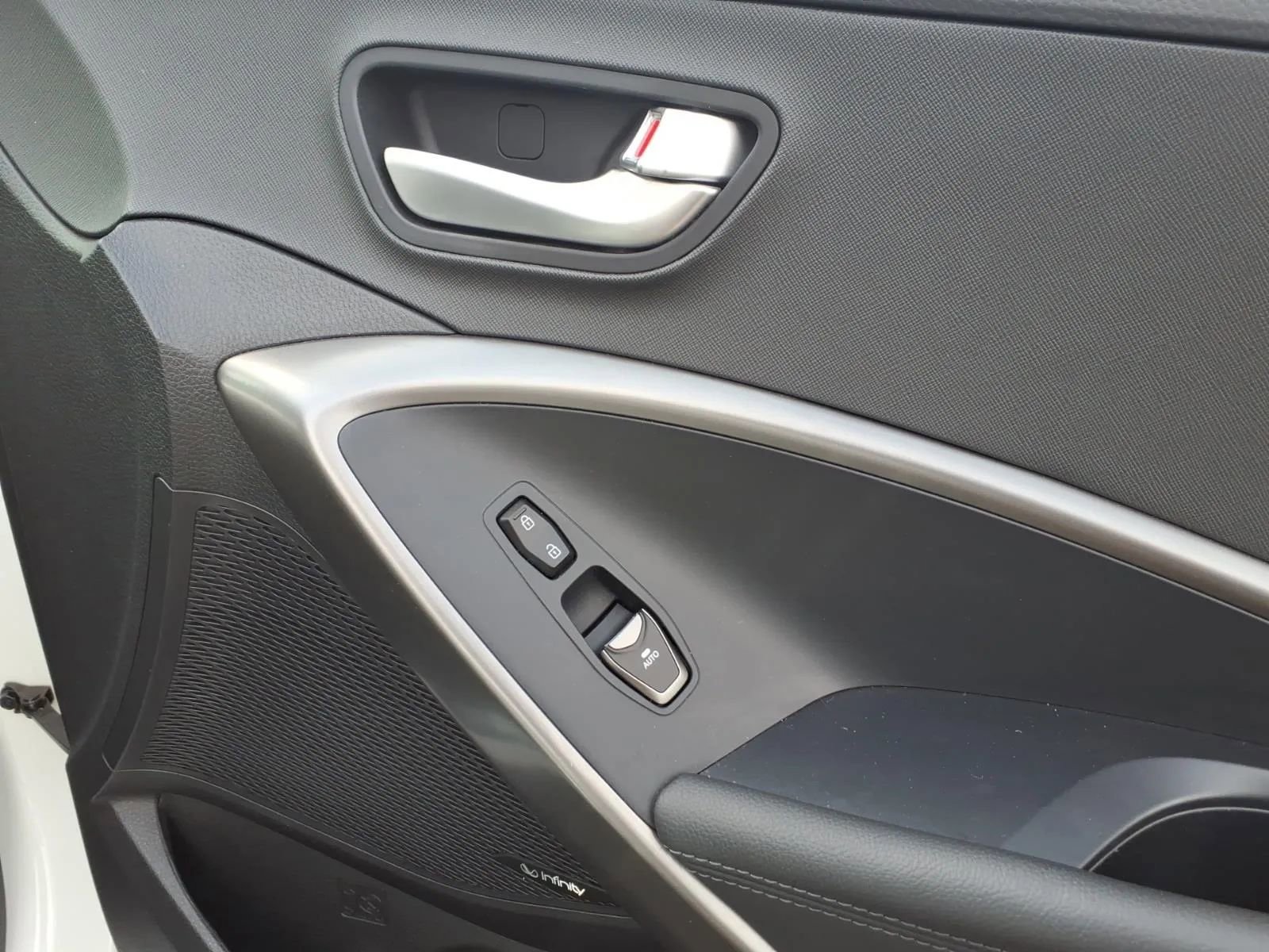 Used 2018 Hyundai Santa Fe Sport w/ 2.0T Ultimate Tech Package 05 image 12