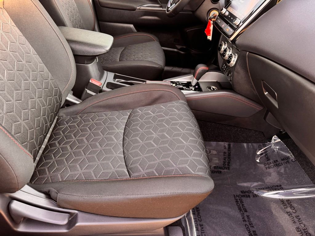 Used 2025 Mitsubishi Outlander Sport LE image 28