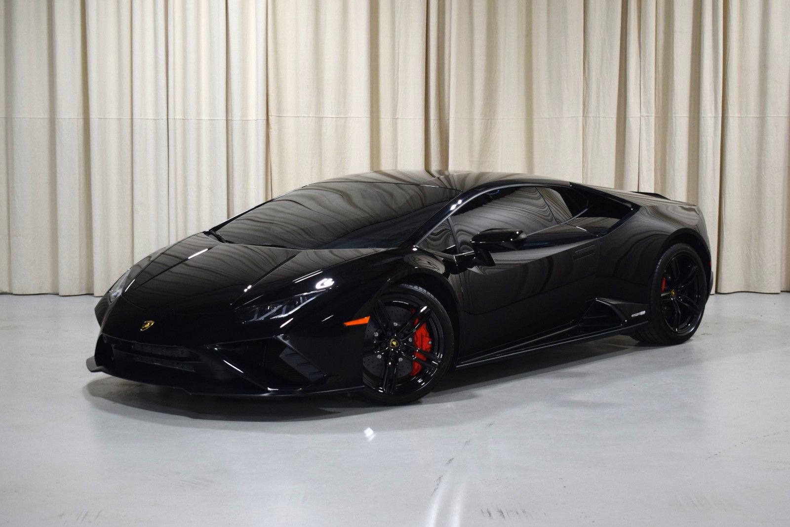 Used 2023 Lamborghini Huracan EVO image 1