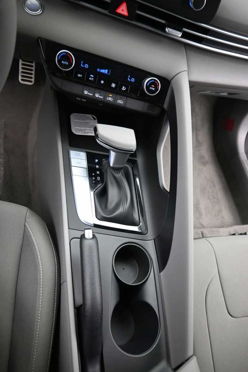 New 2026 Hyundai Elantra Sport FWD image 21