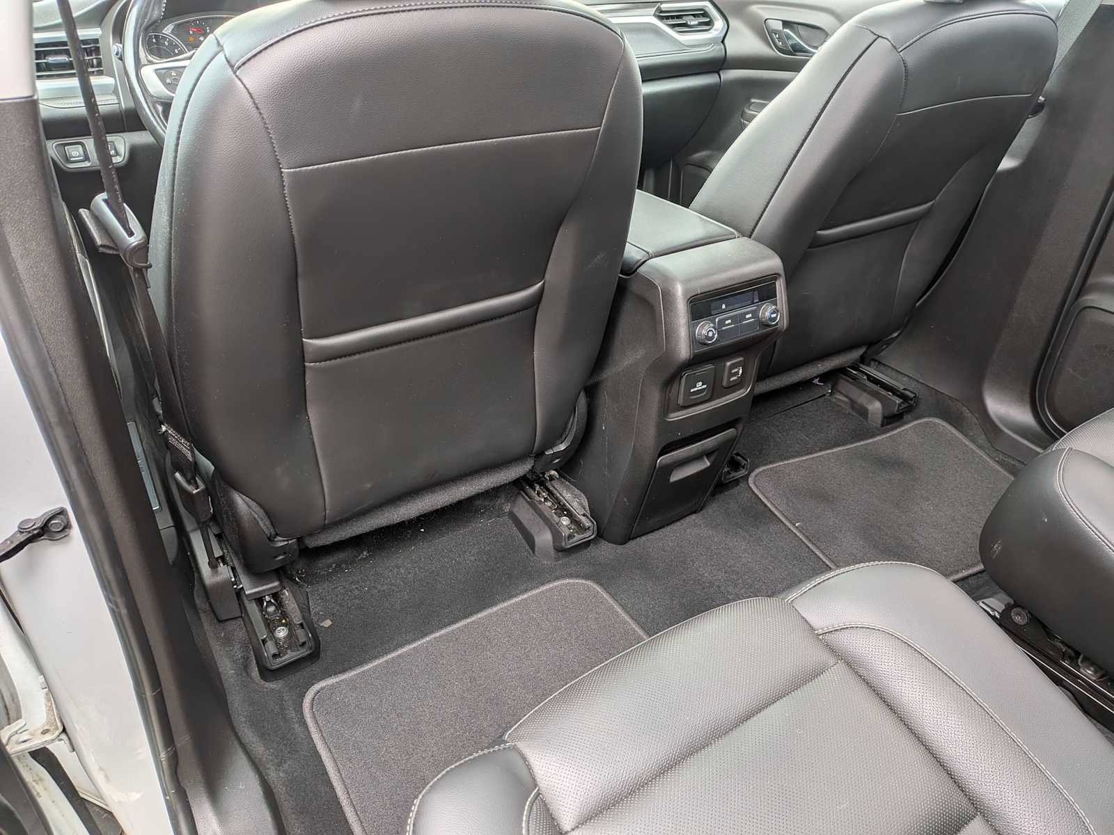 Used 2019 GMC Acadia SLT w/ Black Edition AWD/4WD image 17