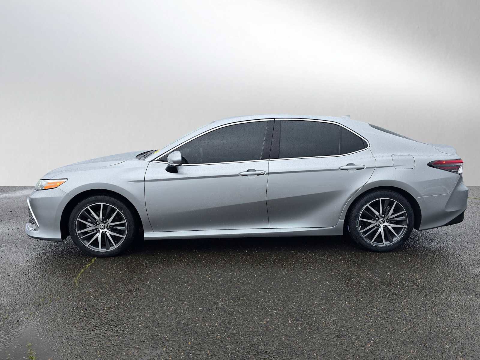 Used 2024 Toyota Camry XLE image 6