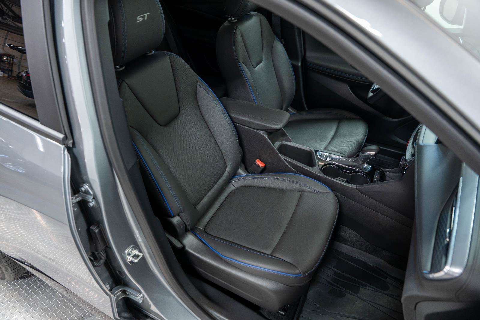 Used 2026 Buick Encore GX Sport Touring w/ Comfort Package image 19