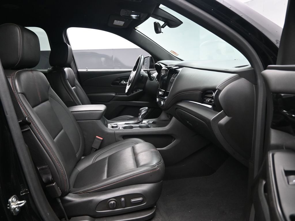 Used 2023 Chevrolet Traverse RS image 37