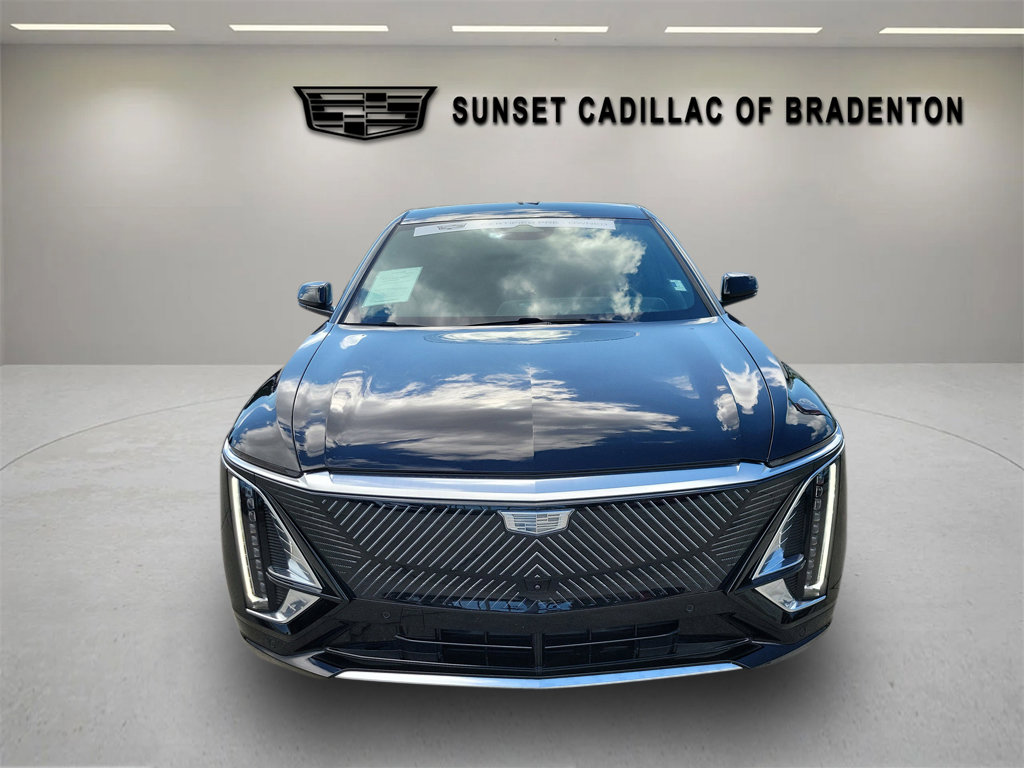 Certified 2025 Cadillac Lyriq Luxury image 2