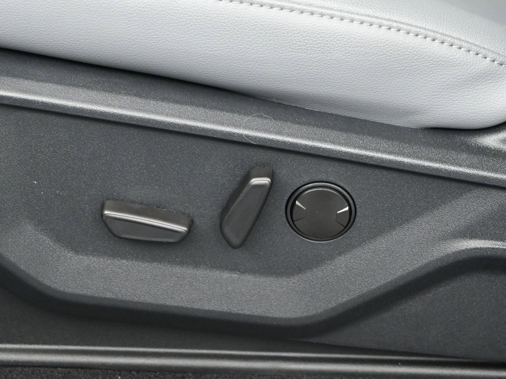 New 2025 Ford F150 Lightning Flash AWD/4WD image 9