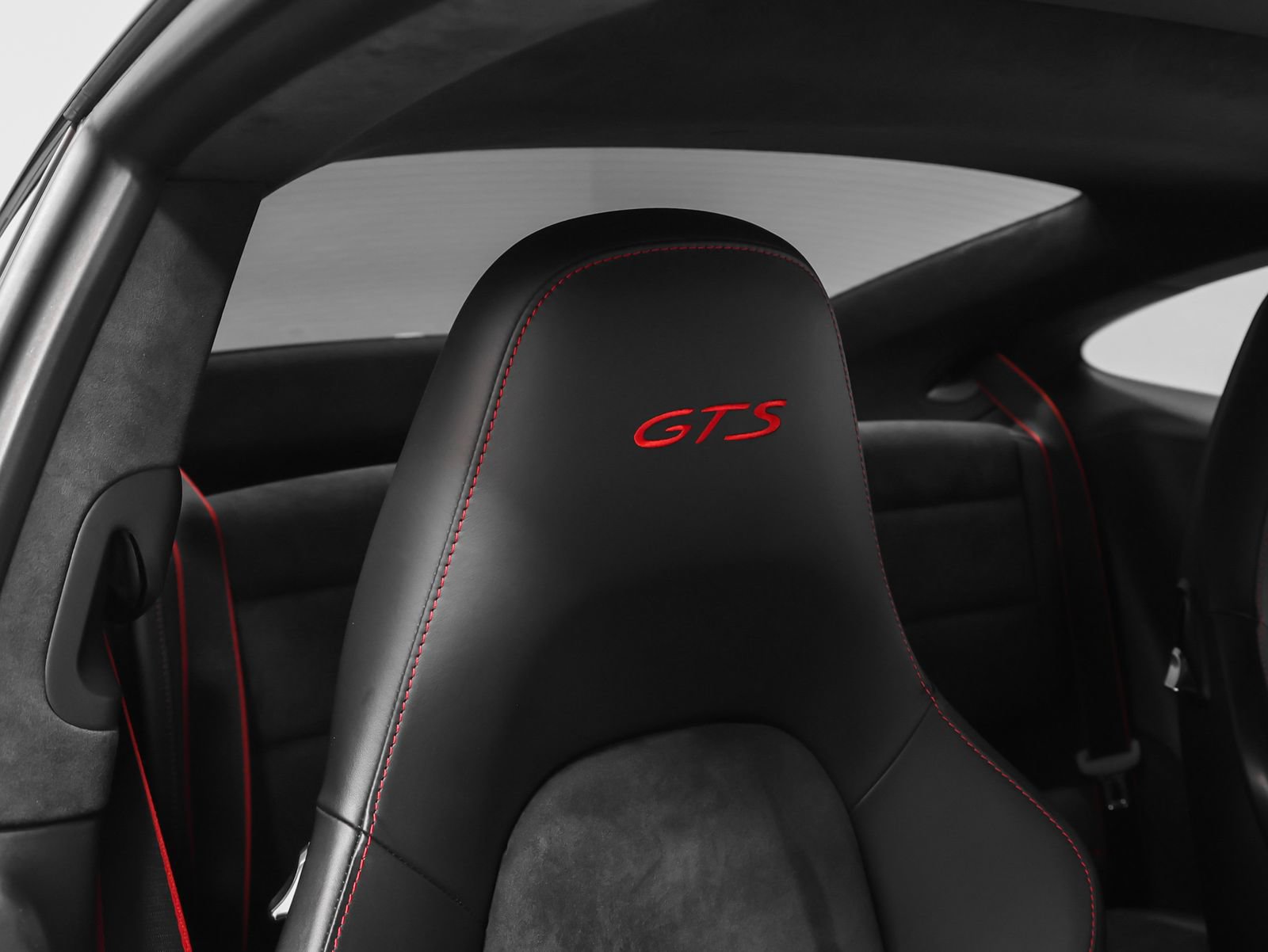 Certified 2016 Porsche 911 Carrera GTS RWD image 30