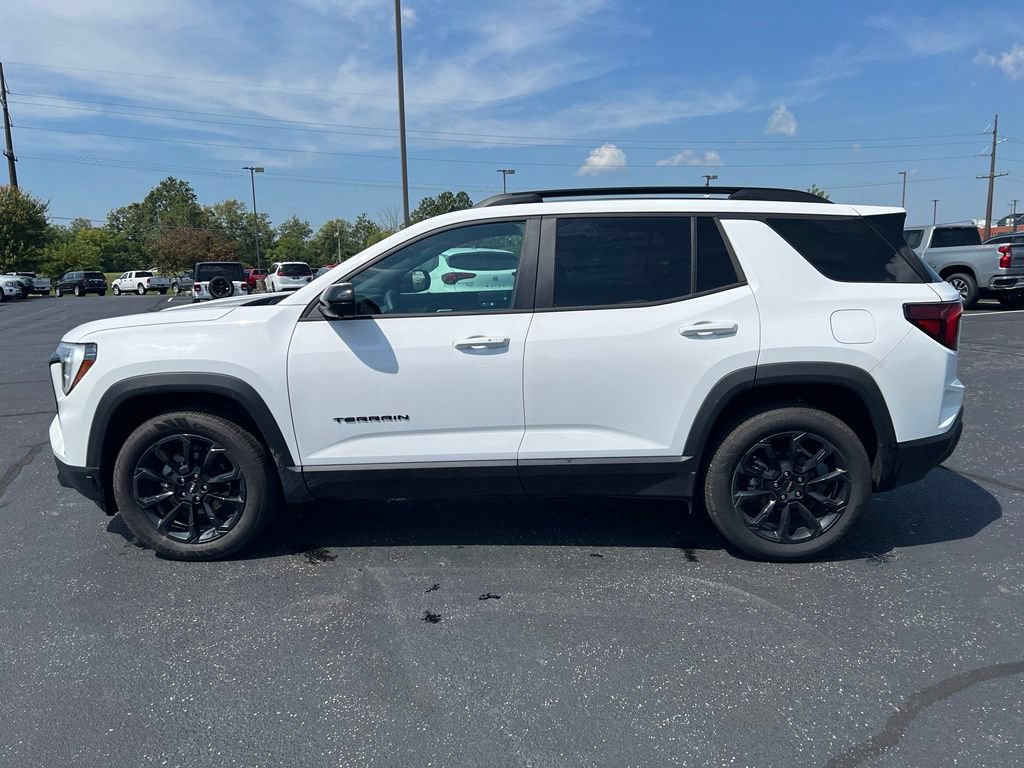 Used 2025 GMC Terrain Elevation FWD image 3
