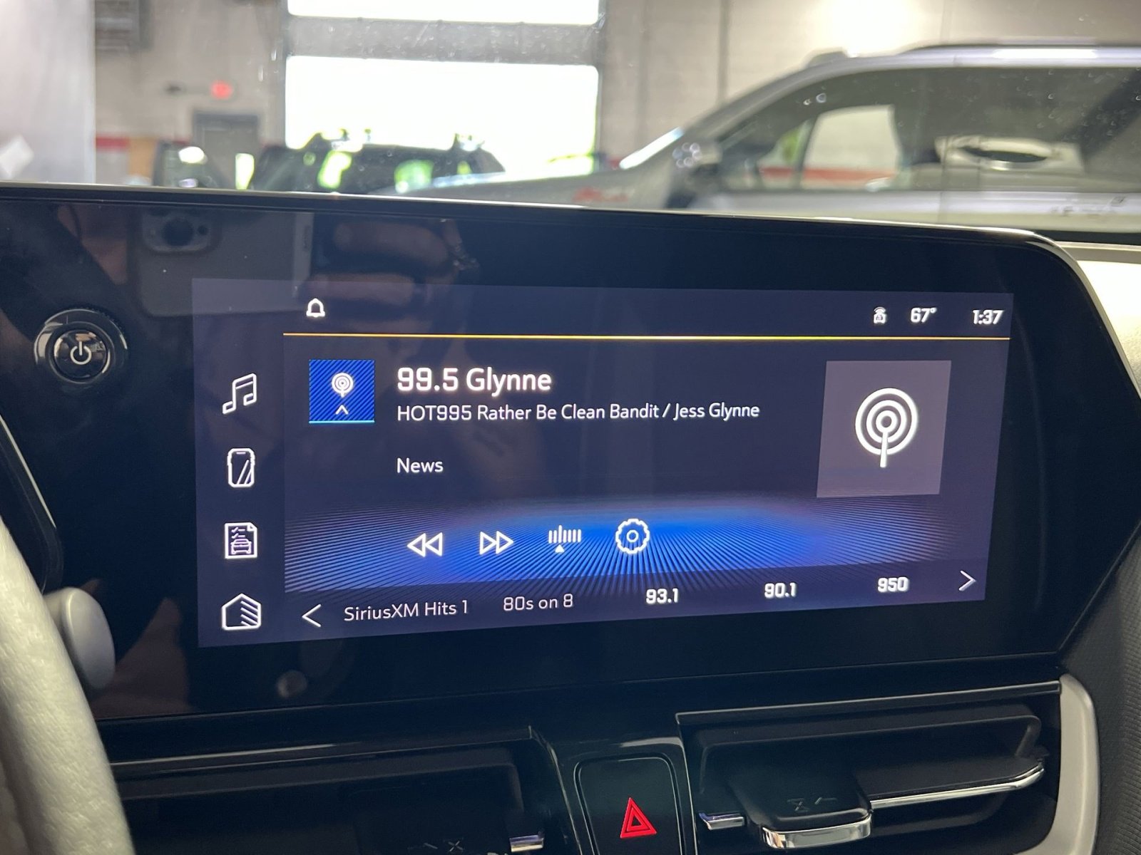 Used 2025 Chevrolet TrailBlazer LT AWD/4WD image 19