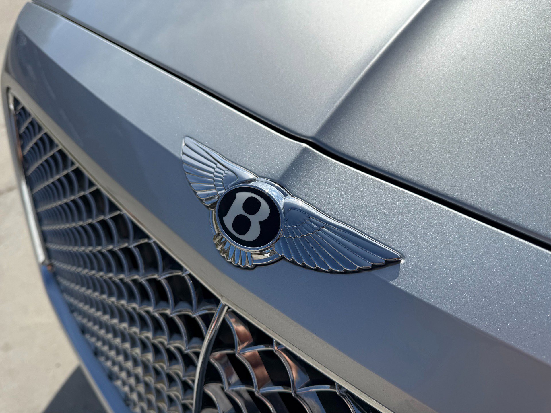 Used 2018 Bentley Bentayga image 39