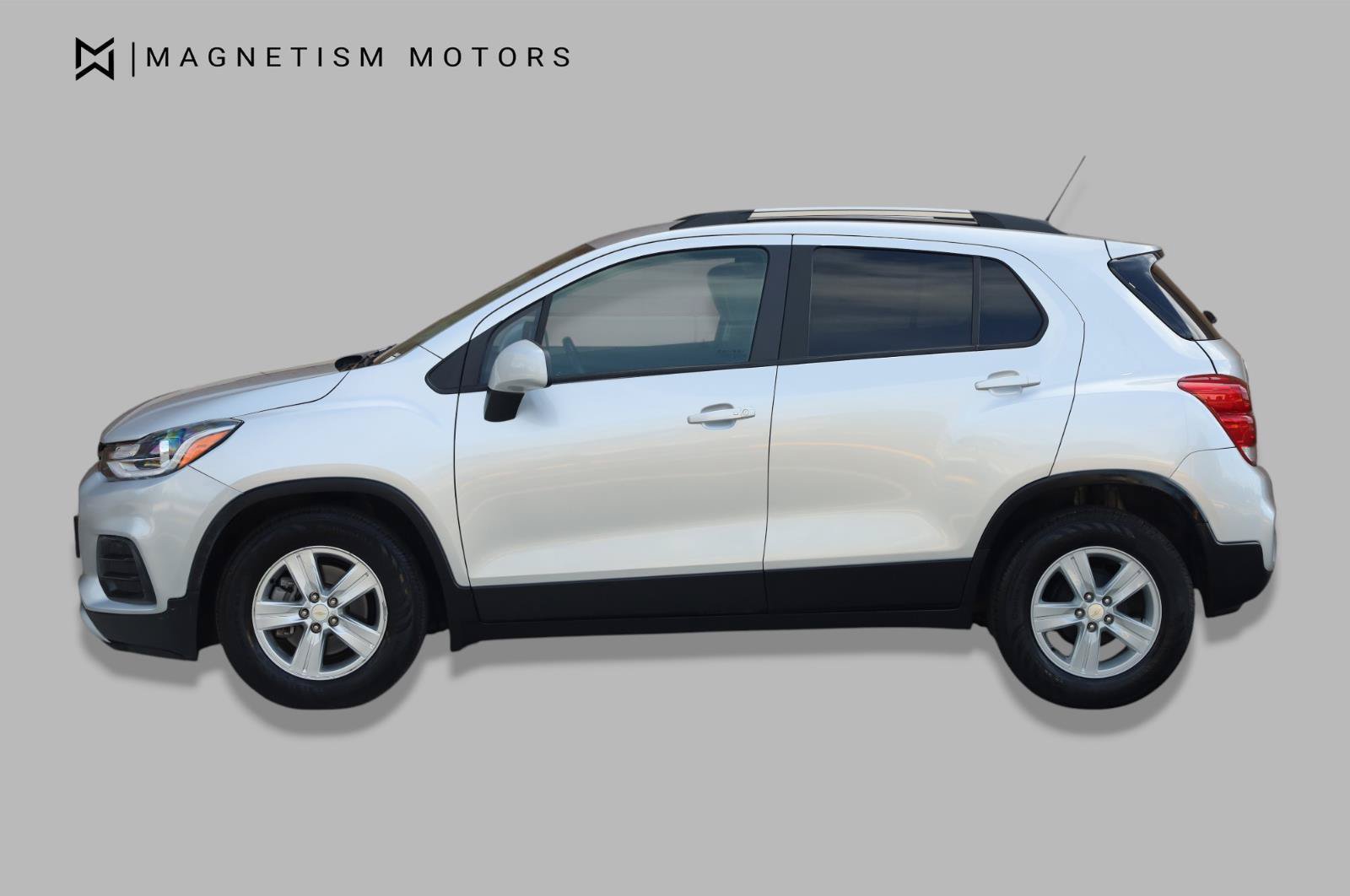 Used 2021 Chevrolet Trax LT w/ LT Convenience Package FWD image 3