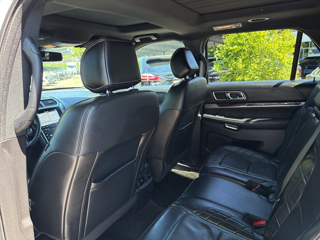 Used 2017 Ford Explorer Platinum image 23