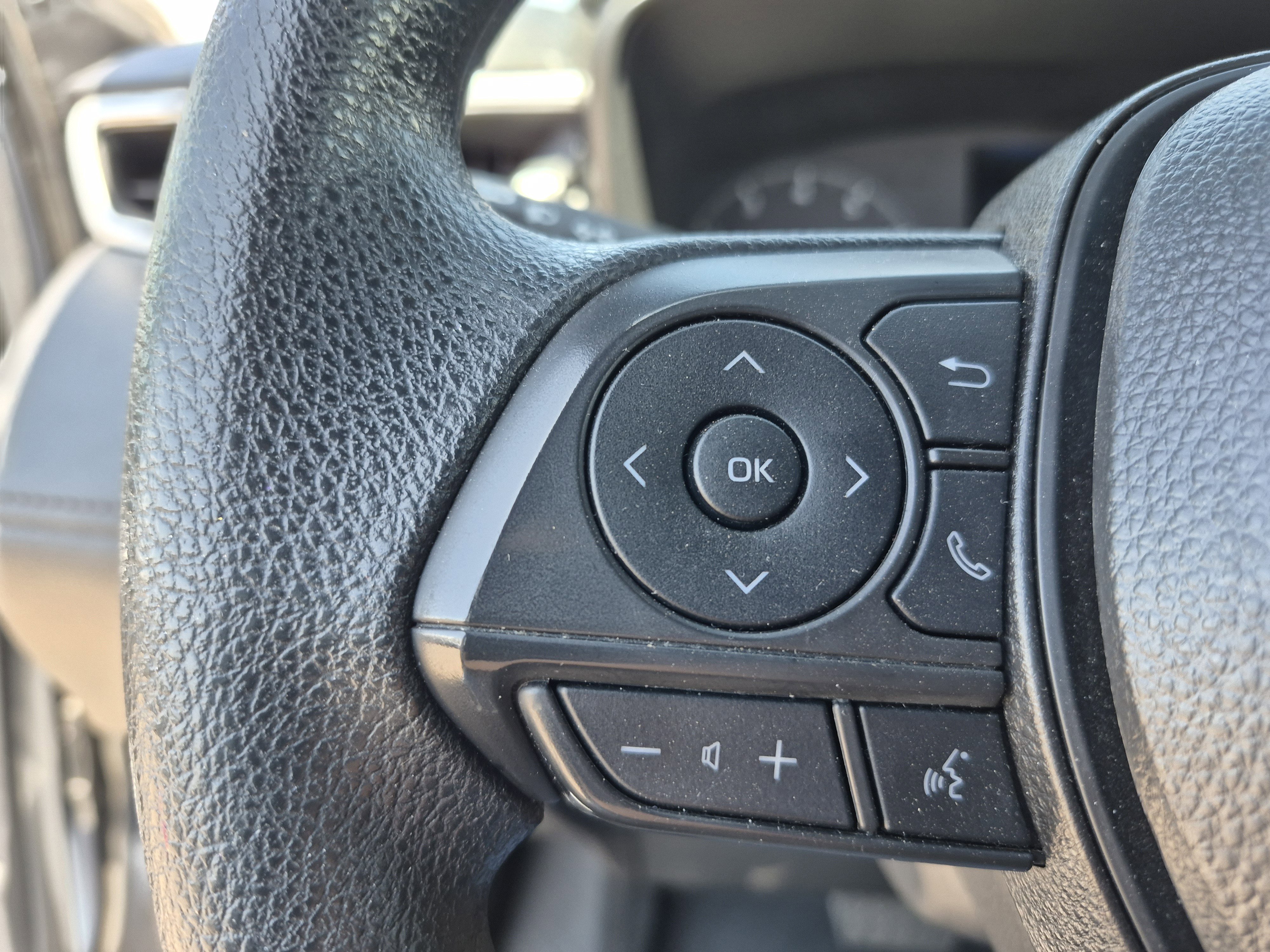 Used 2025 Toyota Corolla Cross AWD Hybrid image 27