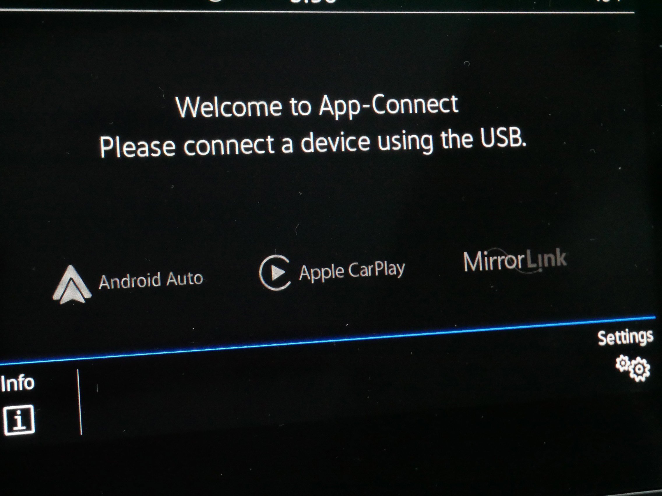 Used 2021 Volkswagen Tiguan SE R-Line image 29