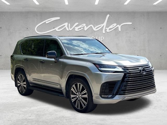Used 2024 Lexus LX 600 4WD w/ Appearance Package image 2