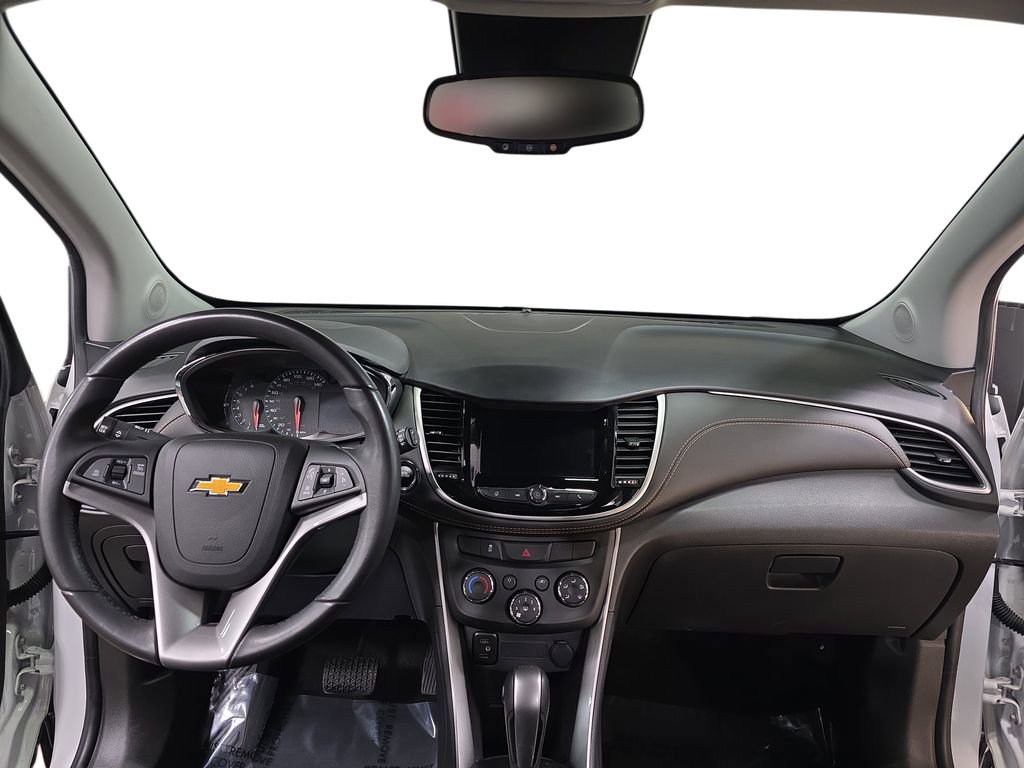 Used 2020 Chevrolet Trax LT w/ LT Convenience Package FWD image 9