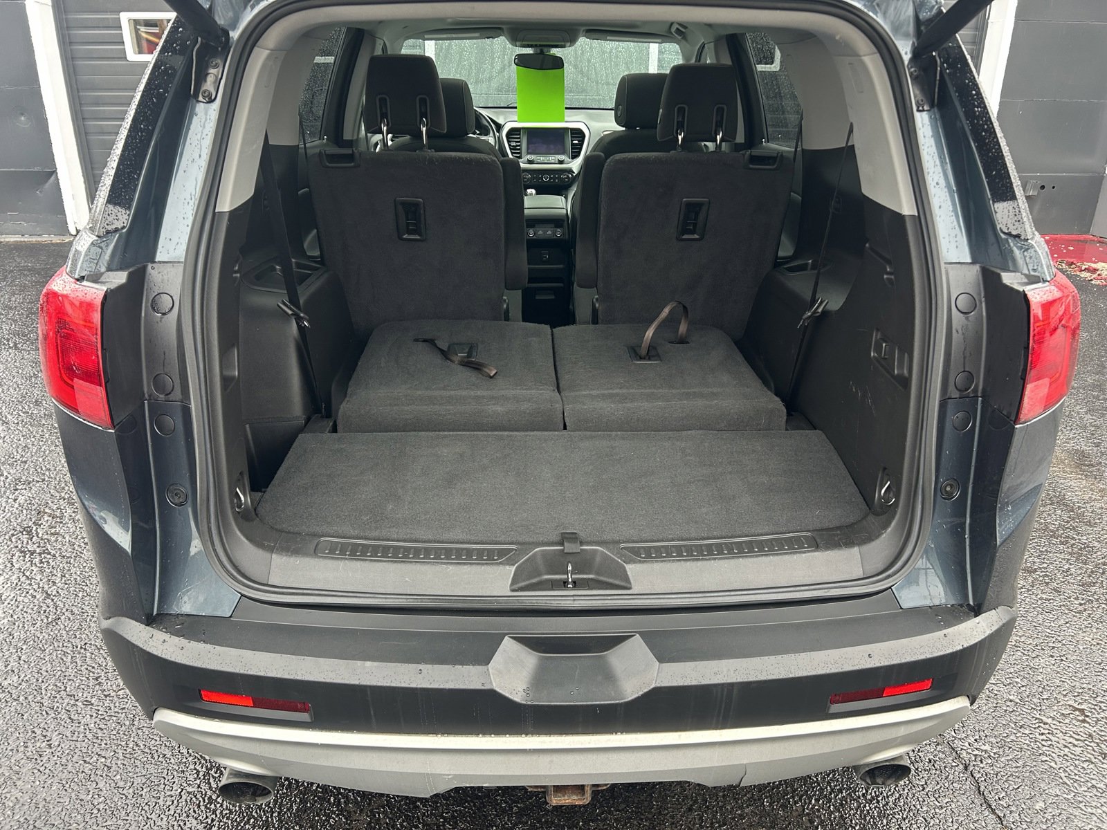 Used 2019 GMC Acadia SLE image 16