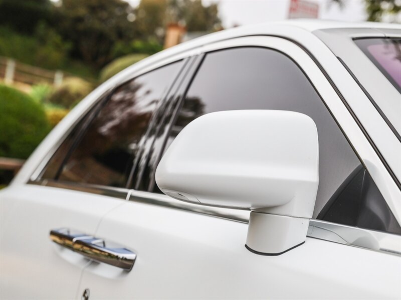Used 2012 Rolls-Royce Ghost RWD image 25