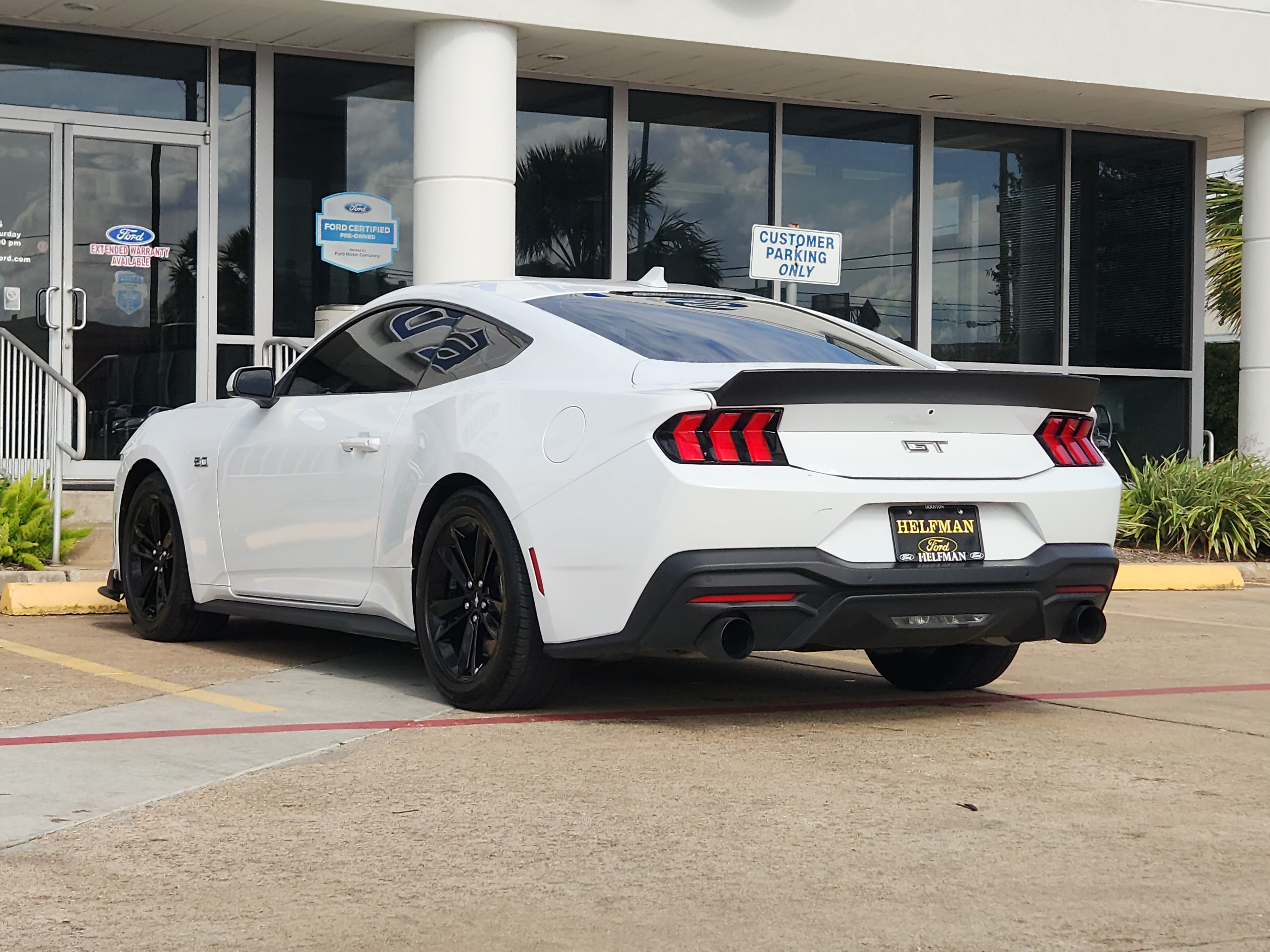 Used 2025 Ford Mustang GT RWD image 4