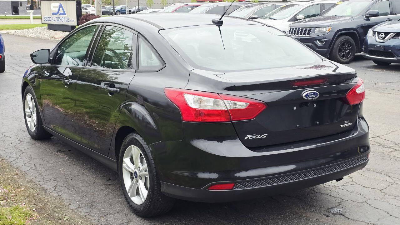 Used 2014 Ford Focus SE w/ SE Winter Package FWD image 4
